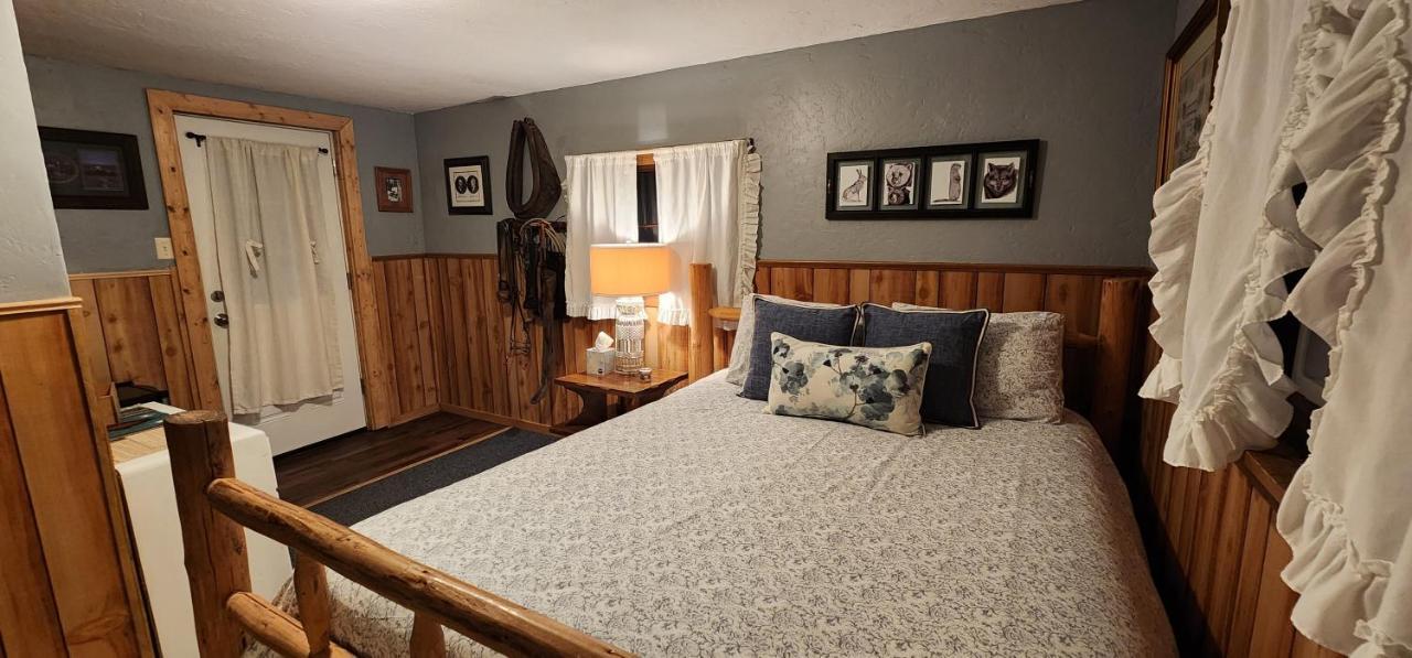 Bear Creek Ranch Bed & Breakfast Essex Exterior photo
